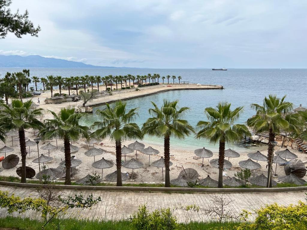 White Sidesea View Apartment Saranda Dış mekan fotoğraf